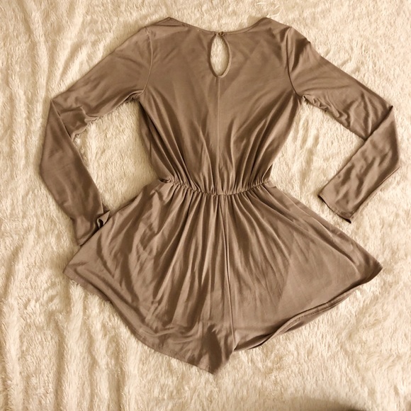 Long sleeve tan romper - Picture 2 of 2